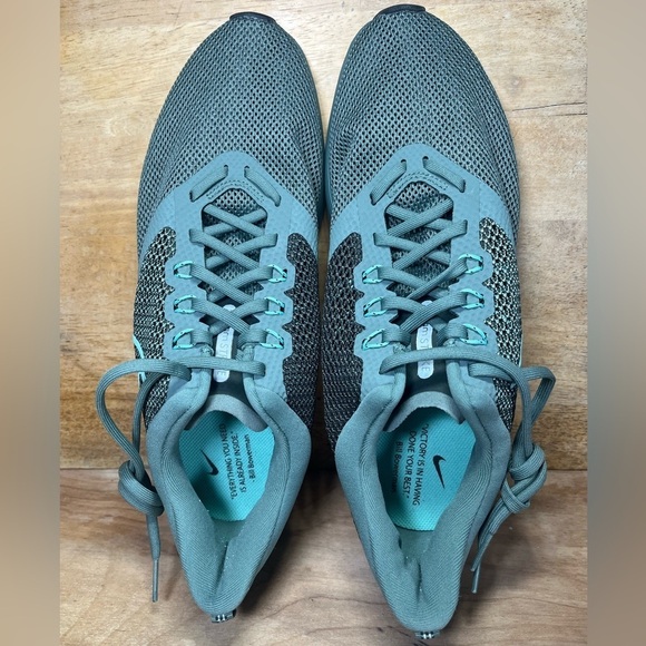 Nike Air Zoom Strike Mens Size 11 Running Shoes Sneakers Green AJ0189-301 - Picture 8 of 11